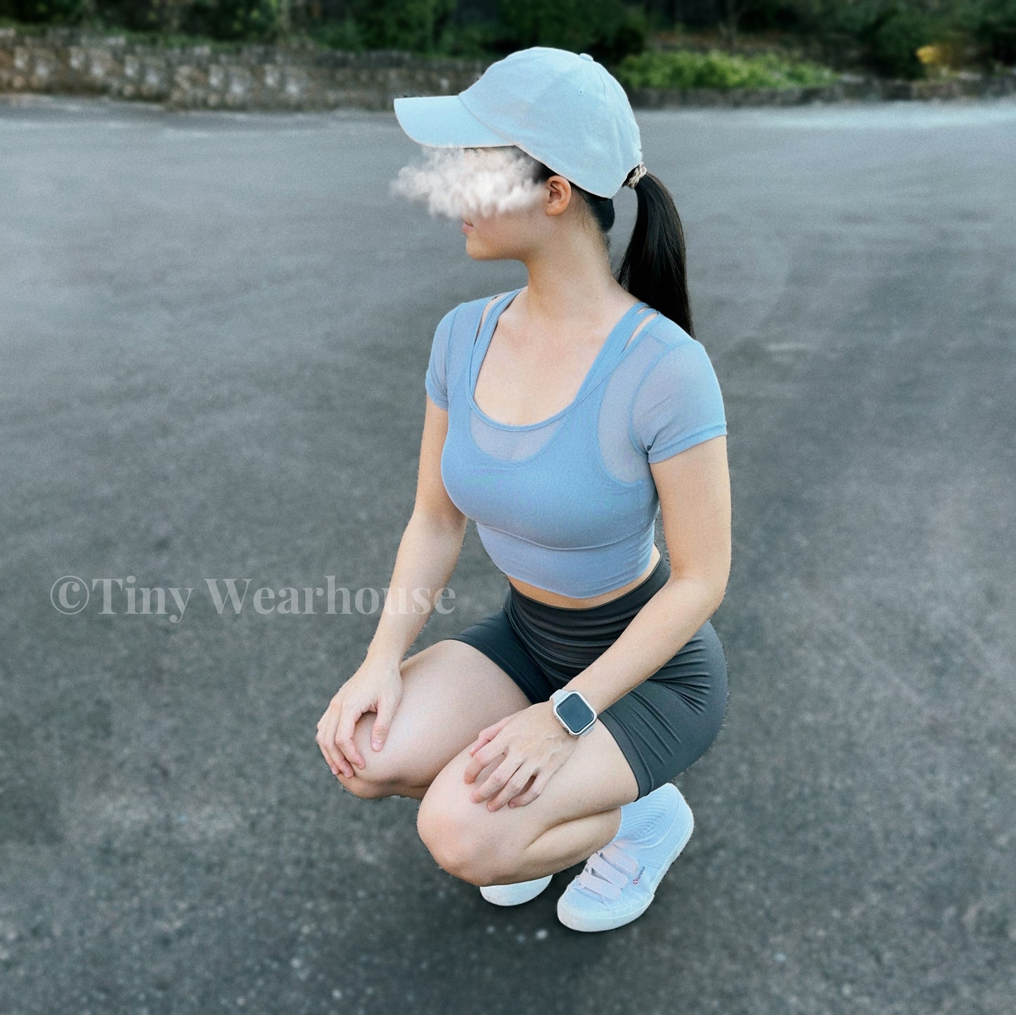 帶胸墊假兩件網紗透膚運動上衣(2色)